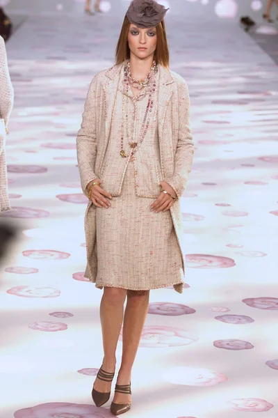 Look 11
